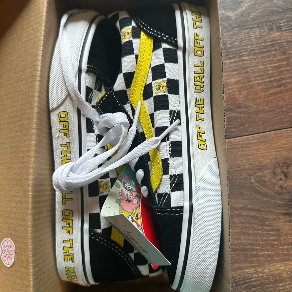 NWT!  Vans Old Skool x SpongeBob SquarePants Off The Wall sneakers.
